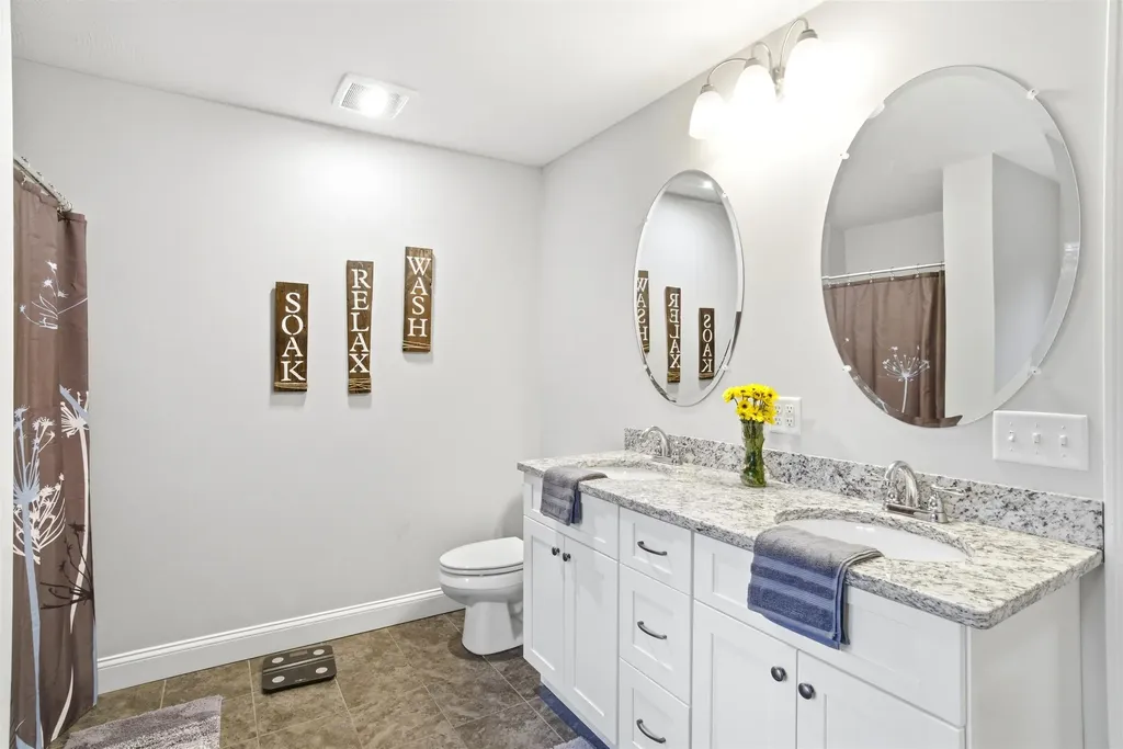 84 Juniper Circle Auburn NH 03032