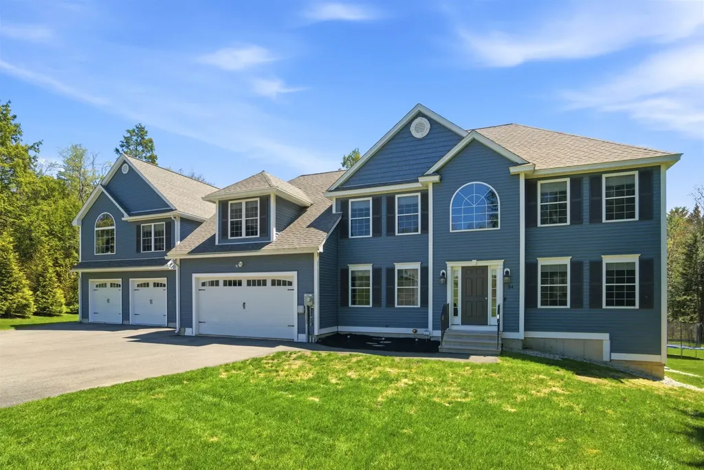 84 Juniper Circle Auburn NH 03032