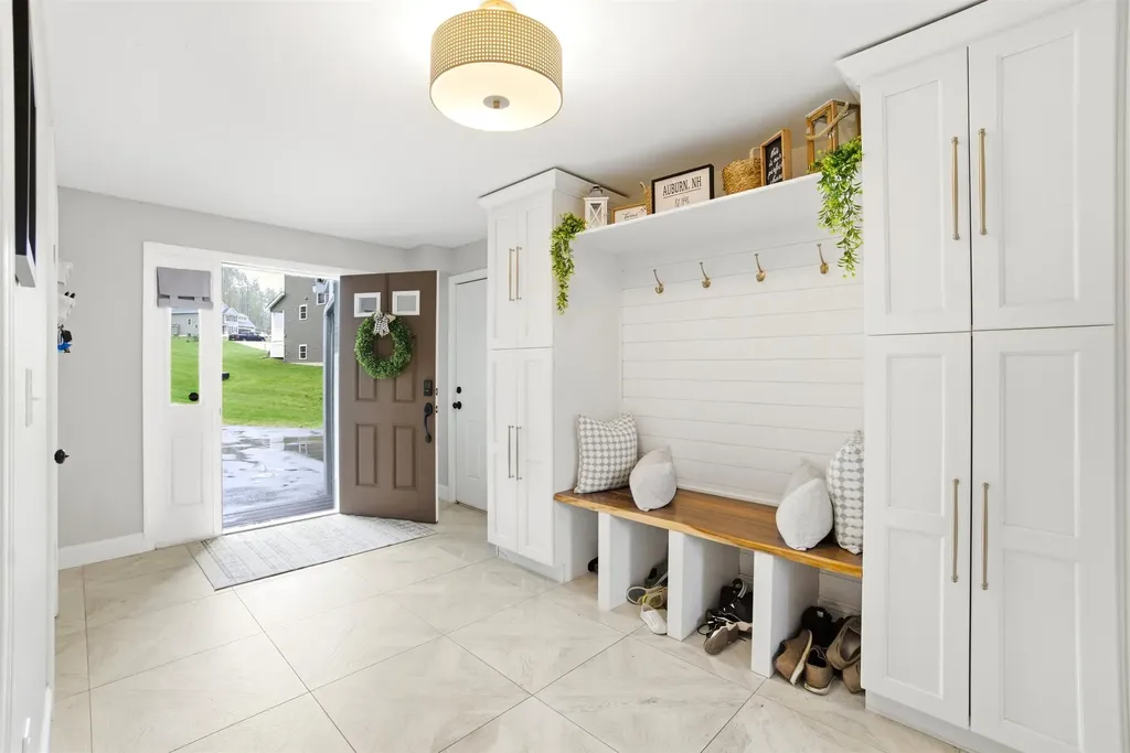 84 Juniper Circle Auburn NH 03032