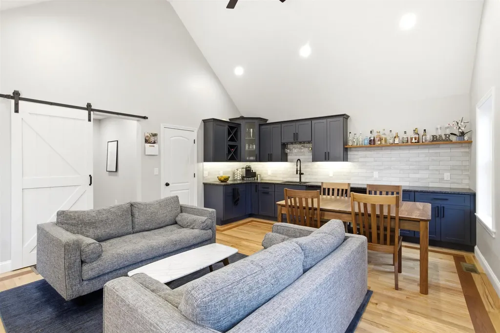 84 Juniper Circle Auburn NH 03032