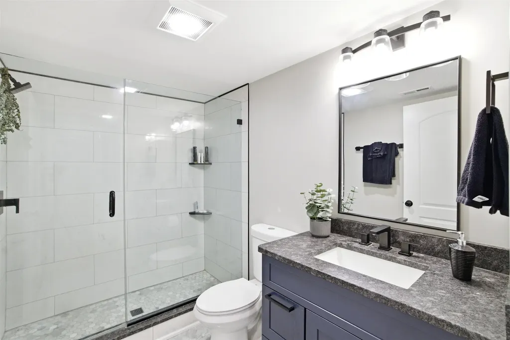 84 Juniper Circle Auburn NH 03032