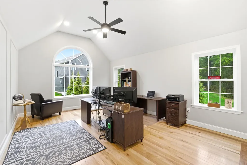 84 Juniper Circle Auburn NH 03032