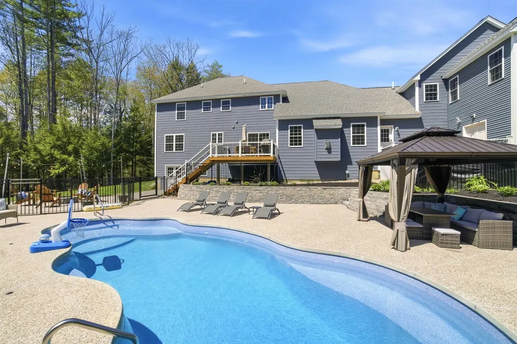 84 Juniper Circle Auburn NH 03032