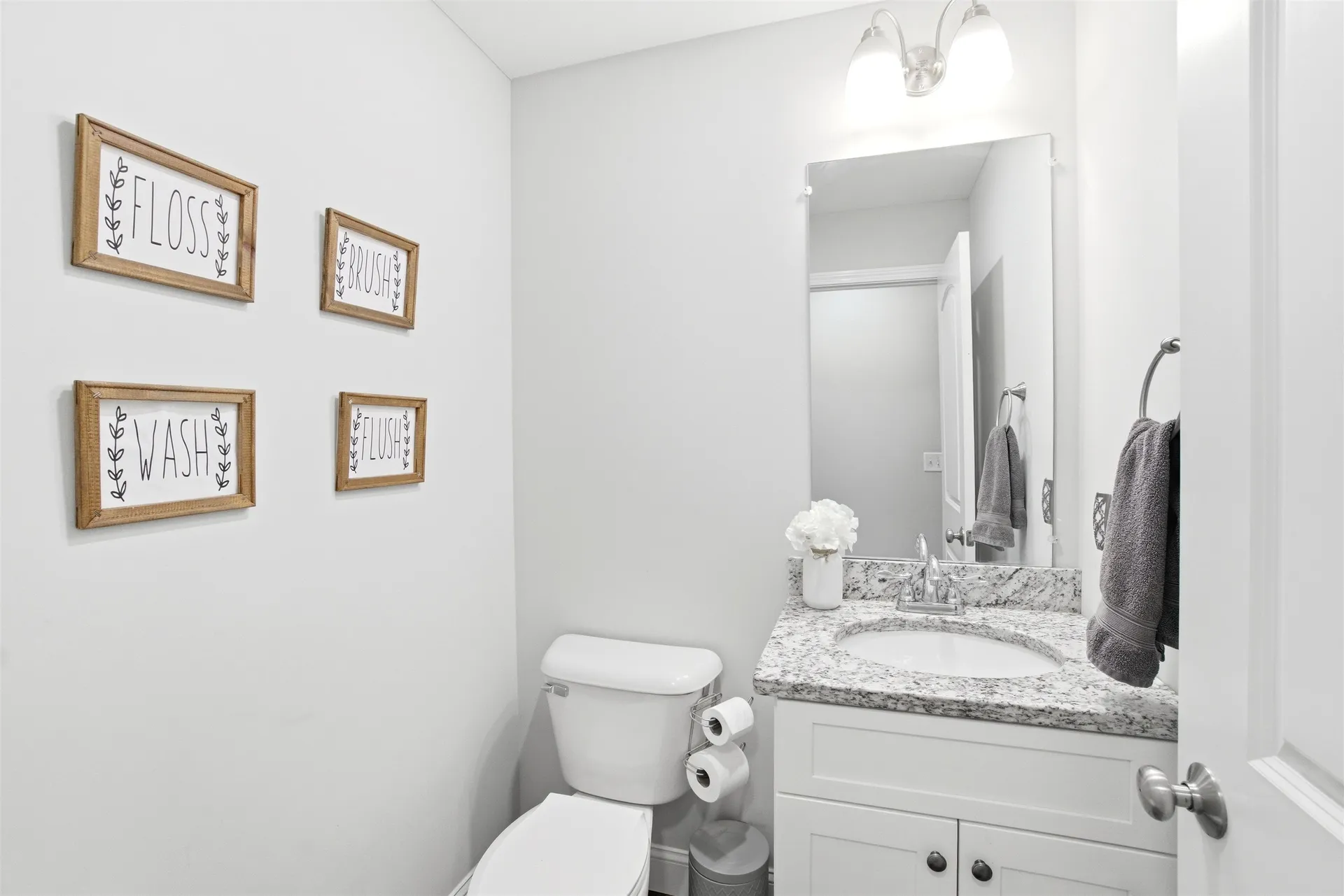 84 Juniper Circle Auburn NH 03032