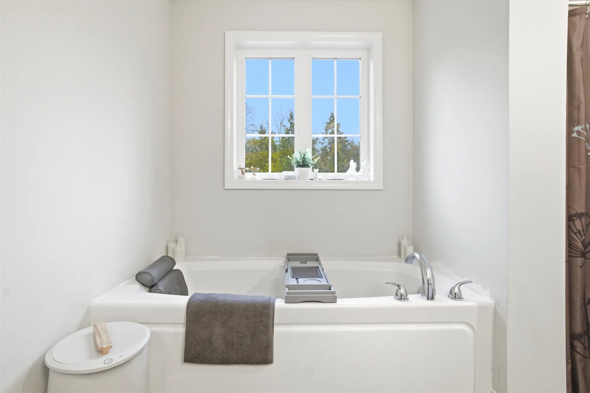 84 Juniper Circle Auburn NH 03032