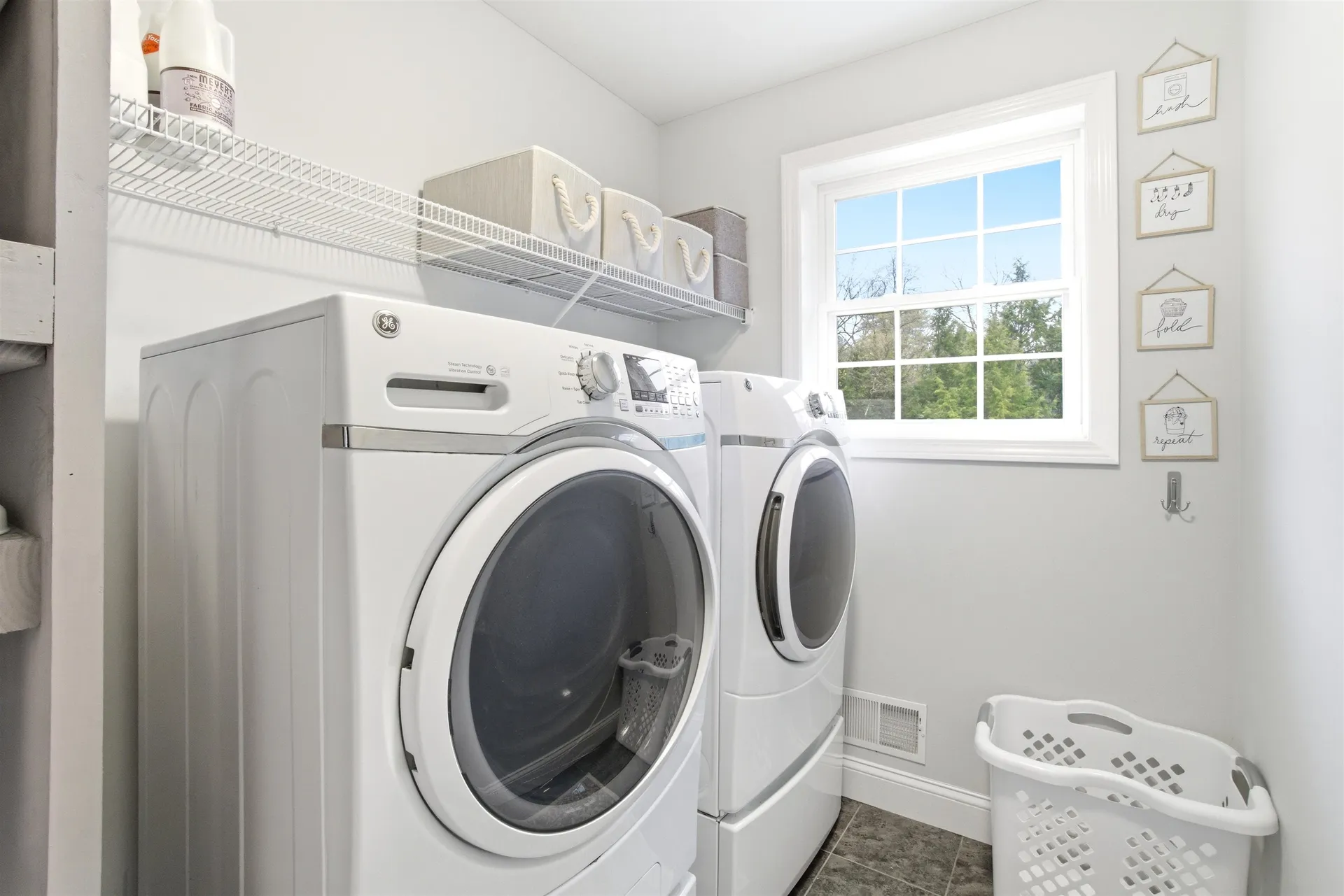 84 Juniper Circle Auburn NH 03032