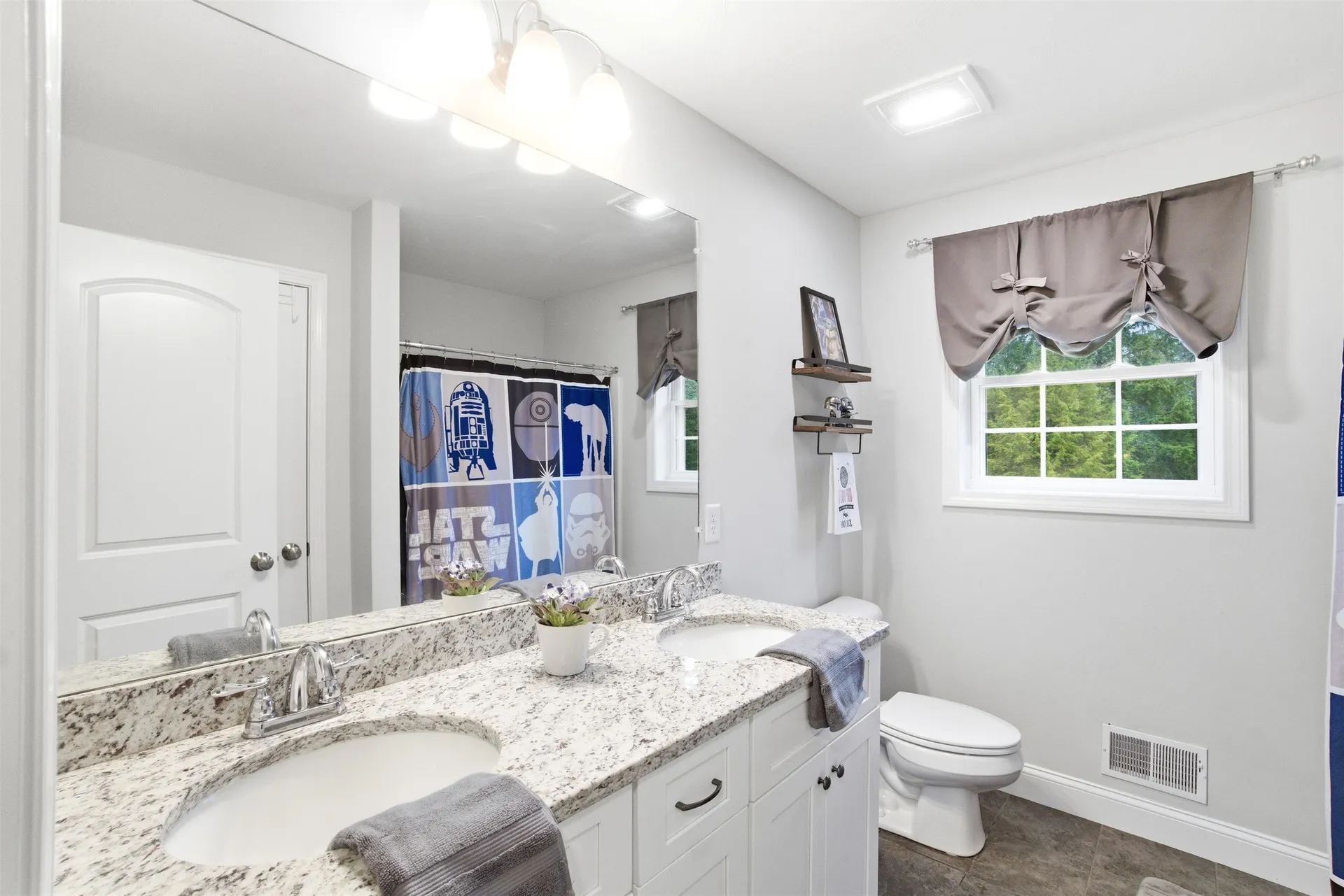 84 Juniper Circle Auburn NH 03032