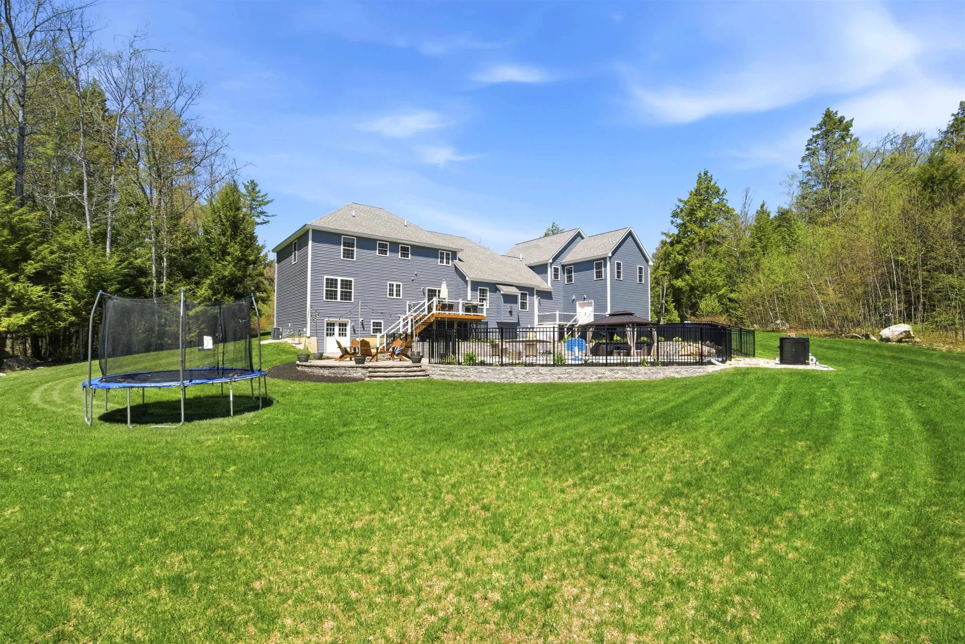 84 Juniper Circle Auburn NH 03032