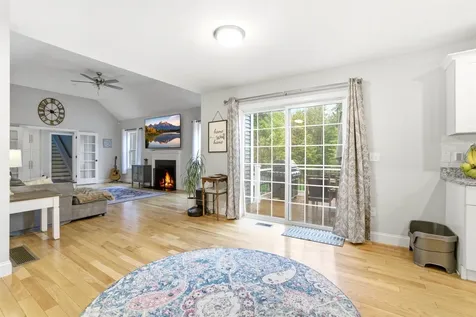 84 Juniper Circle Auburn NH 03032