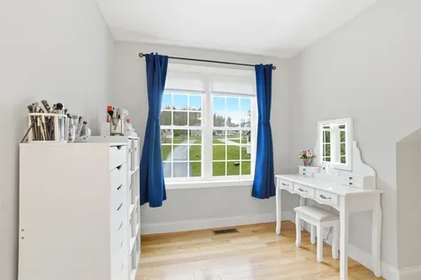 84 Juniper Circle Auburn NH 03032