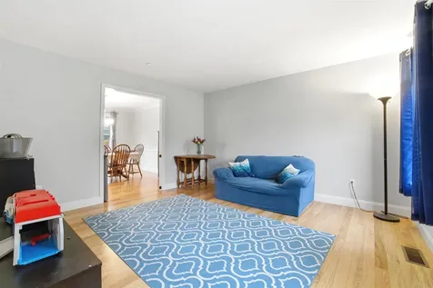 84 Juniper Circle Auburn NH 03032