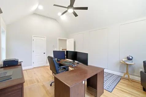 84 Juniper Circle Auburn NH 03032