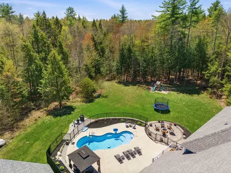 84 Juniper Circle Auburn NH 03032