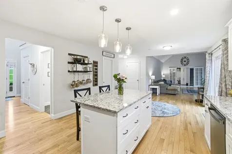 84 Juniper Circle Auburn NH 03032