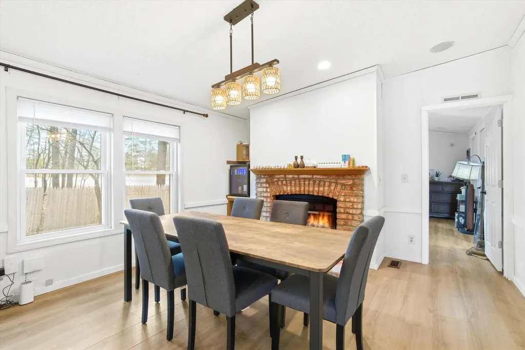 1 Longwood Lane Merrimack NH 03054