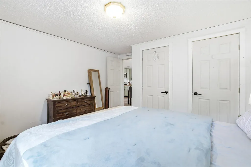 1 Longwood Lane Merrimack NH 03054