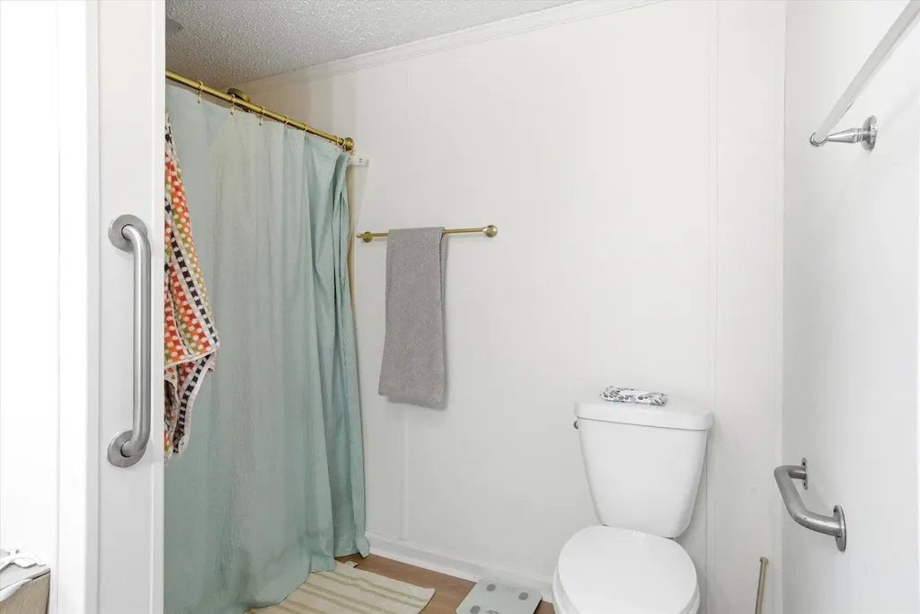 1 Longwood Lane Merrimack NH 03054