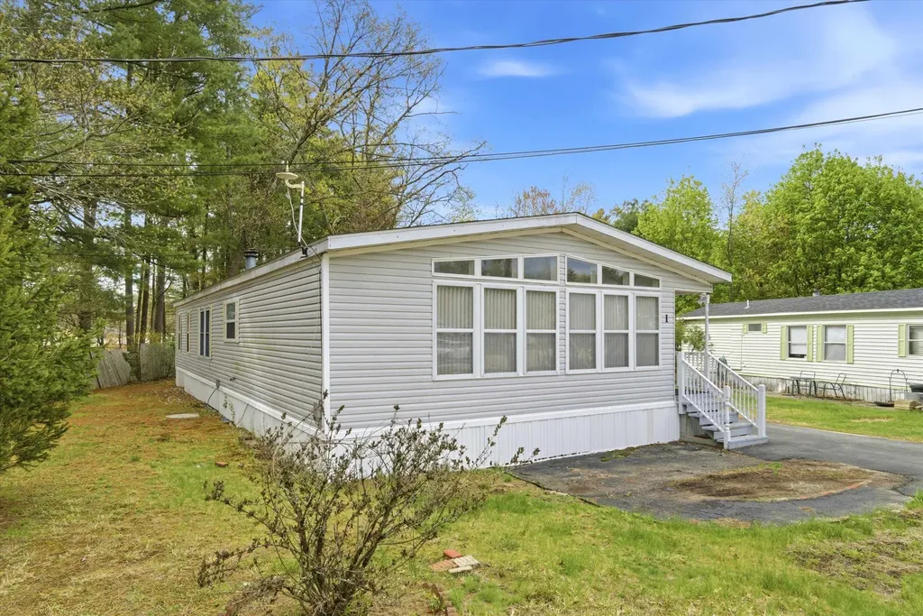1 Longwood Lane Merrimack NH 03054