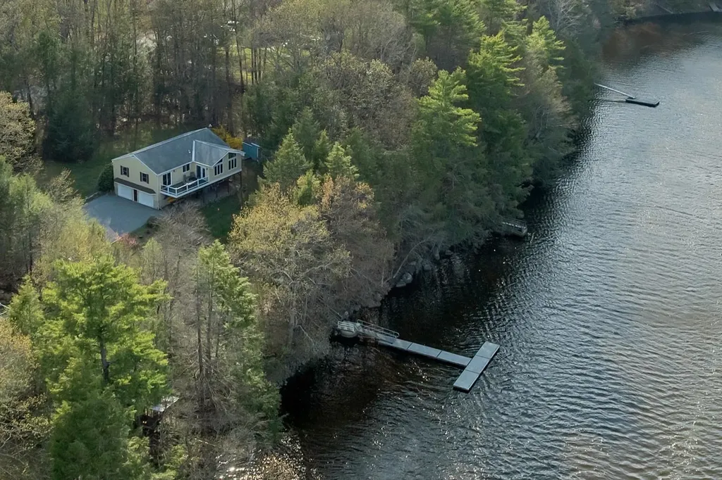 20 Birch Drive Newmarket NH 03857
