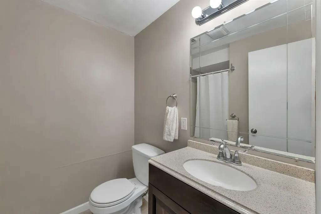 20 Birch Drive Newmarket NH 03857