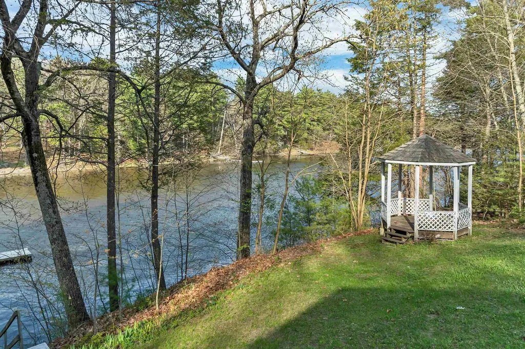 20 Birch Drive Newmarket NH 03857