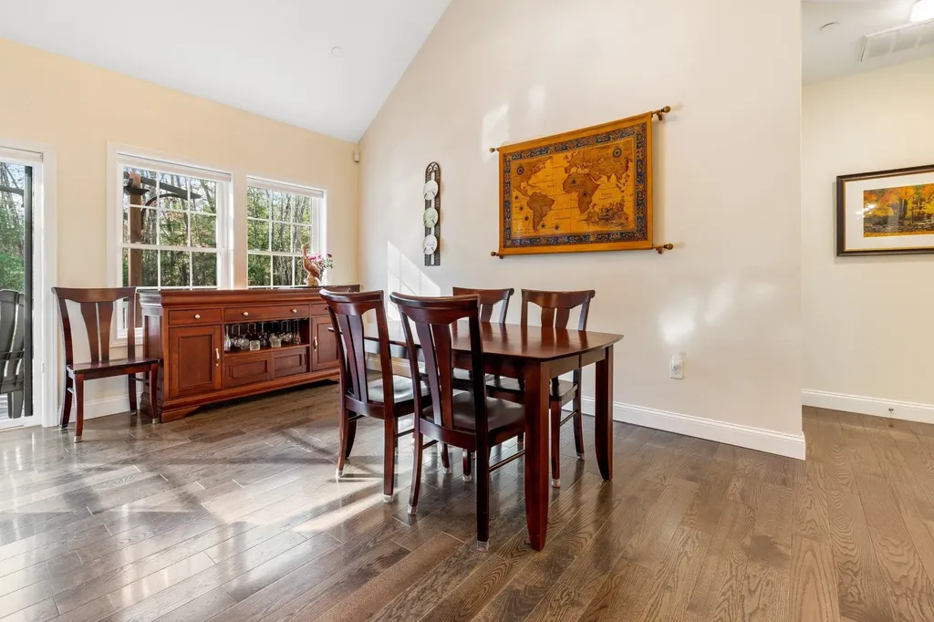 18 Steele Road Derry NH 03038