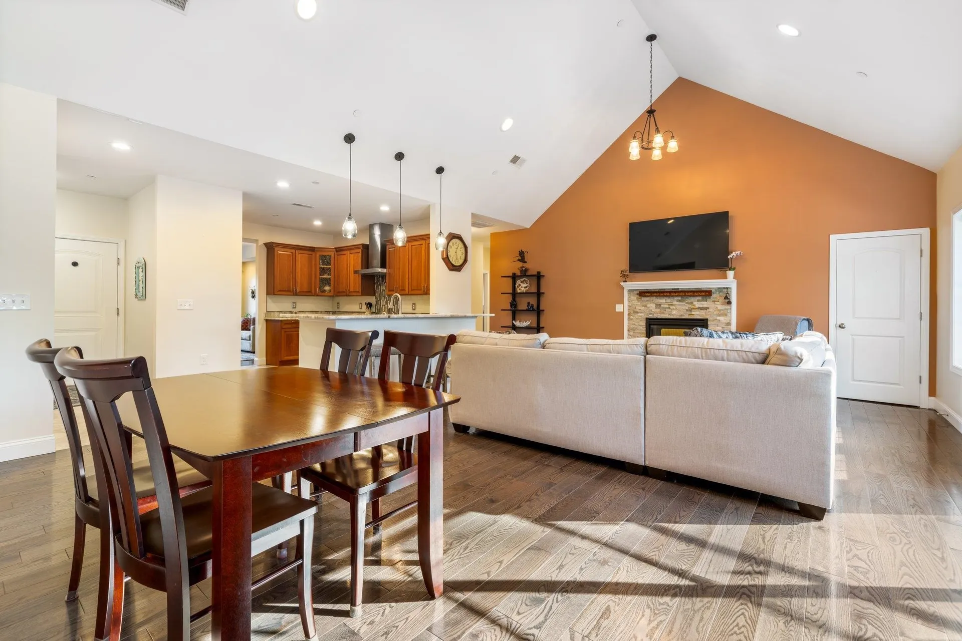 18 Steele Road Derry NH 03038