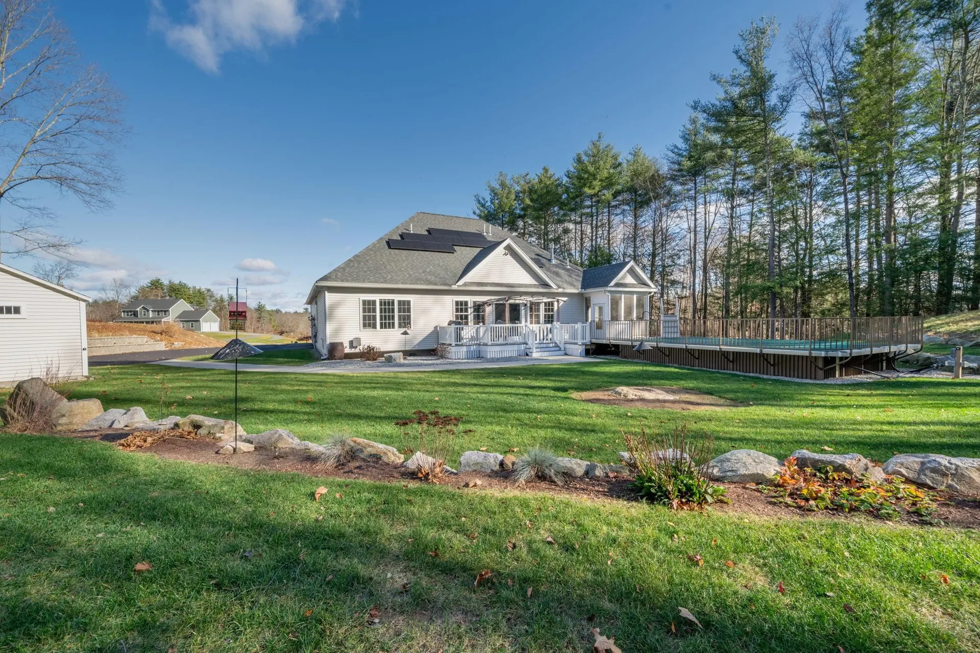 18 Steele Road Derry NH 03038