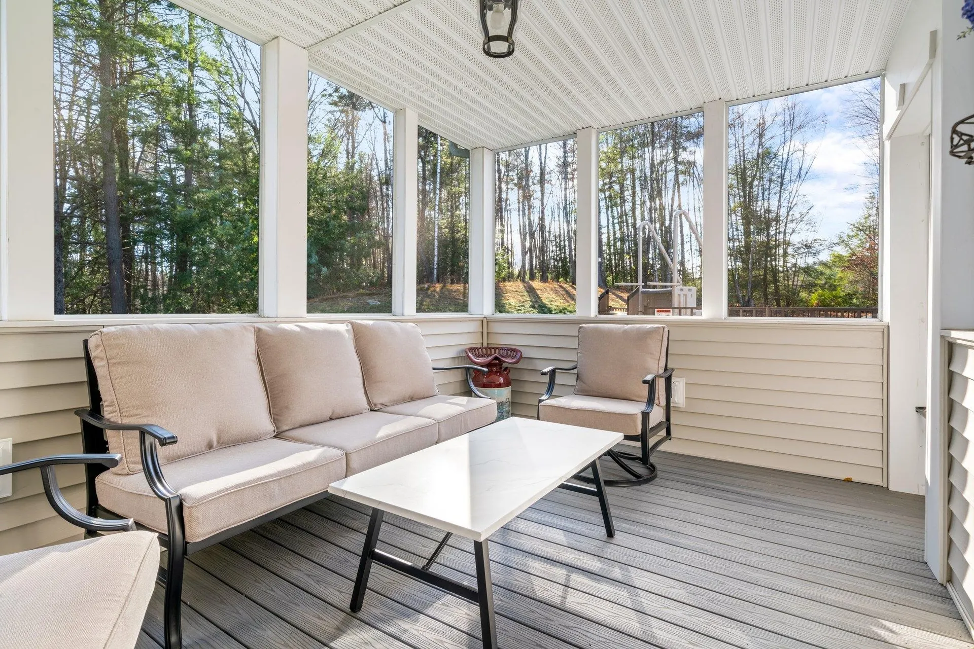 18 Steele Road Derry NH 03038