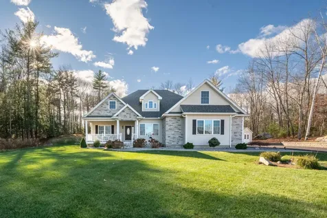 18 Steele Road Derry NH 03038