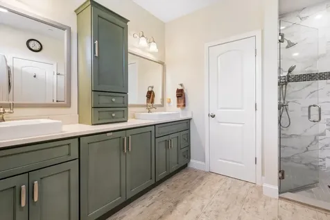 18 Steele Road Derry NH 03038