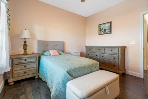 18 Steele Road Derry NH 03038