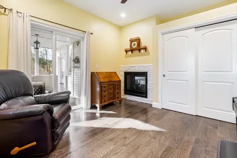 18 Steele Road Derry NH 03038