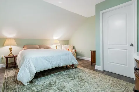 18 Steele Road Derry NH 03038
