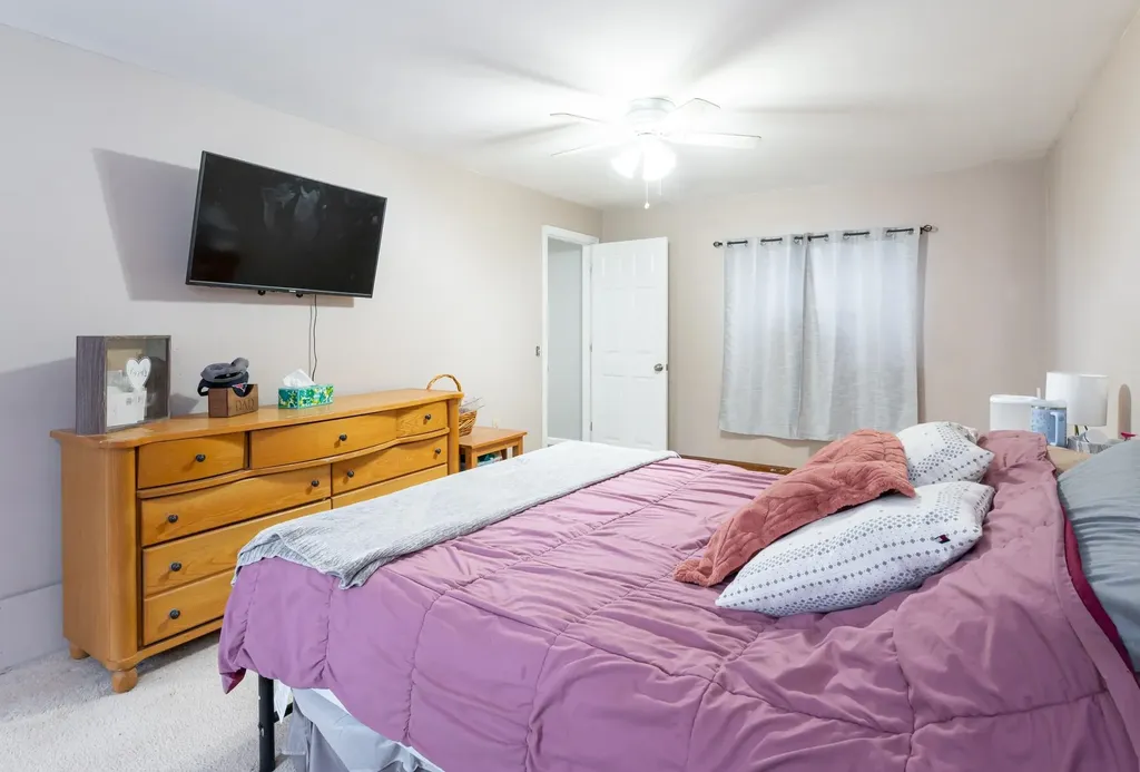 4 Sunset Drive Londonderry NH 03053