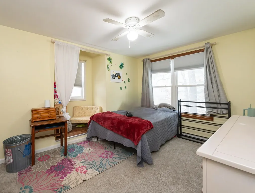 4 Sunset Drive Londonderry NH 03053