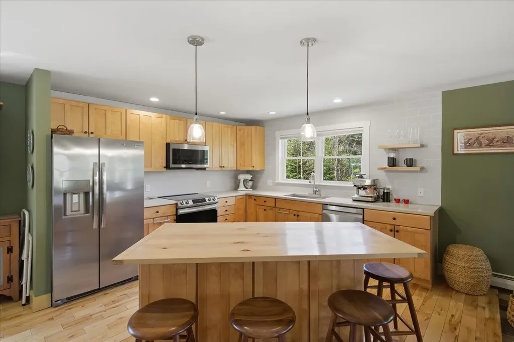39 Stoney Brook Road Londonderry VT 05148