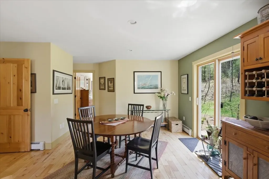39 Stoney Brook Road Londonderry VT 05148