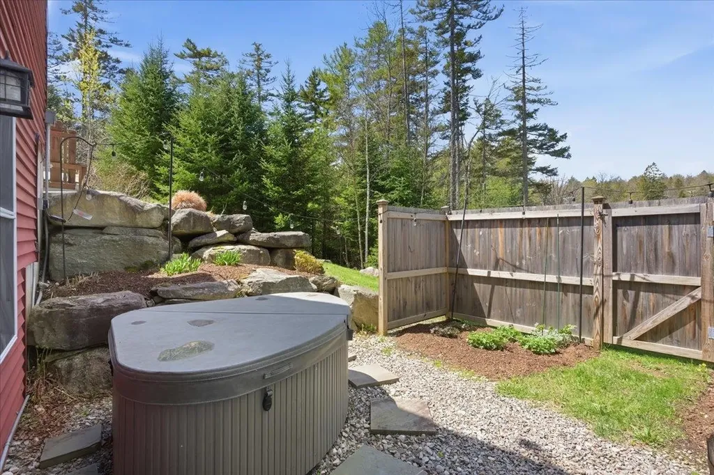 39 Stoney Brook Road Londonderry VT 05148