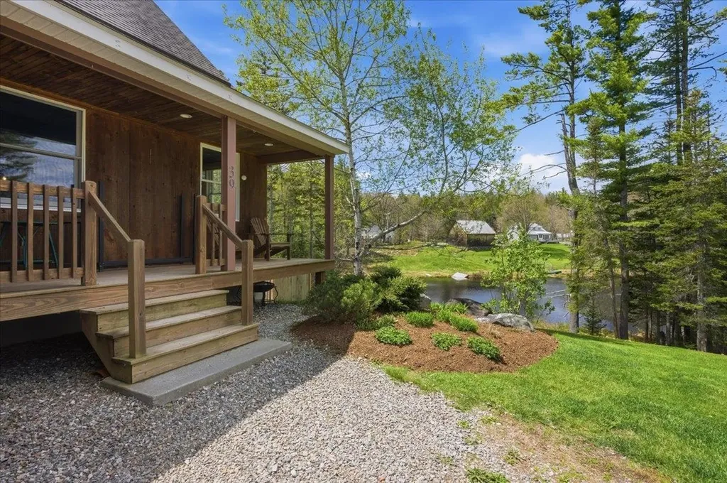 39 Stoney Brook Road Londonderry VT 05148