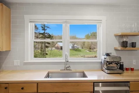 39 Stoney Brook Road Londonderry VT 05148