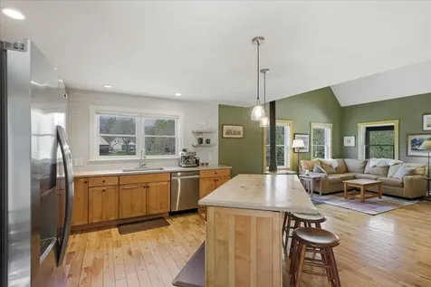39 Stoney Brook Road Londonderry VT 05148