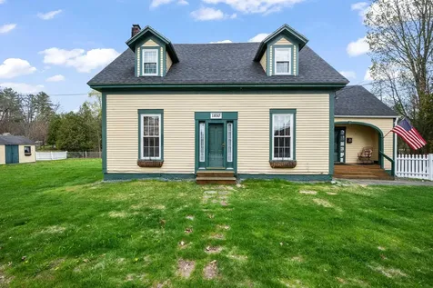 7 Pleasant Street Lancaster NH 03584