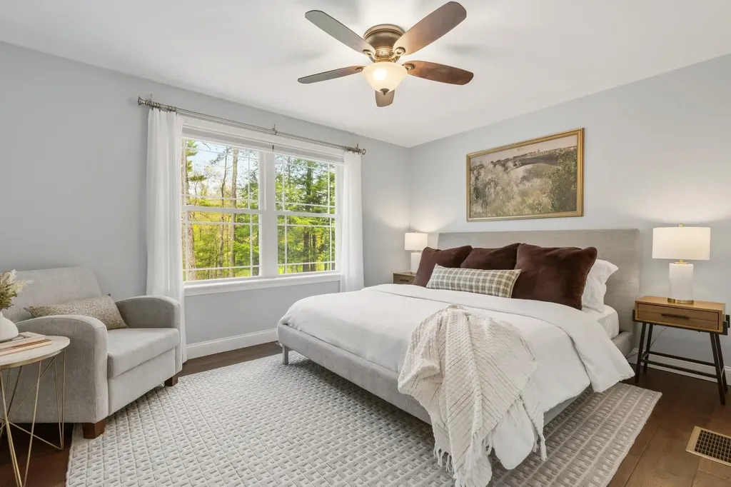 10 Wilson Way Brentwood NH 03833