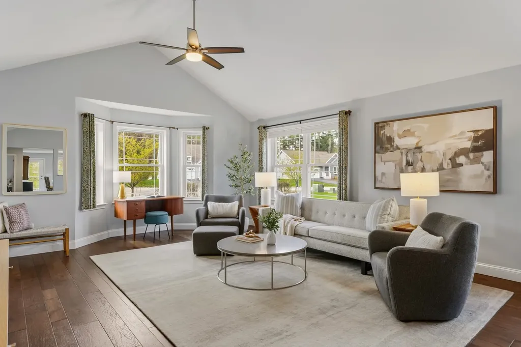 10 Wilson Way Brentwood NH 03833