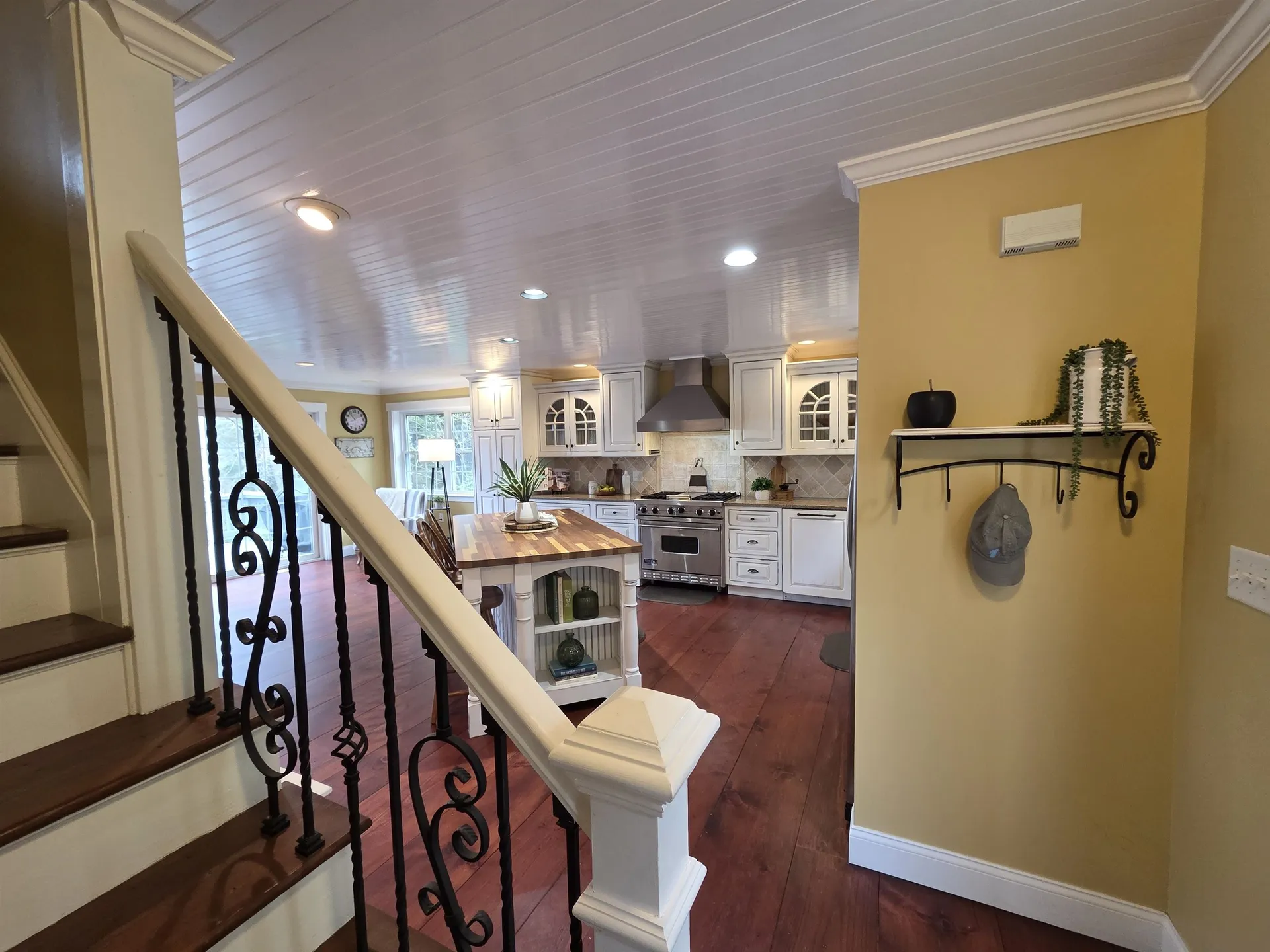 93 Algonquin Road Enfield NH 03748
