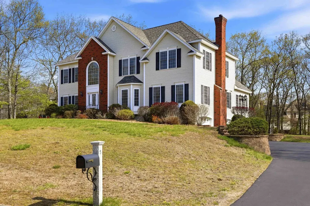 5 Duston Road Windham NH 03087