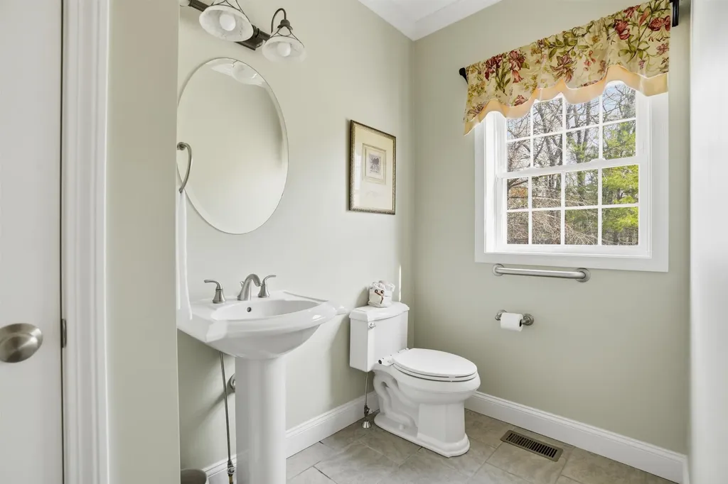 5 Duston Road Windham NH 03087