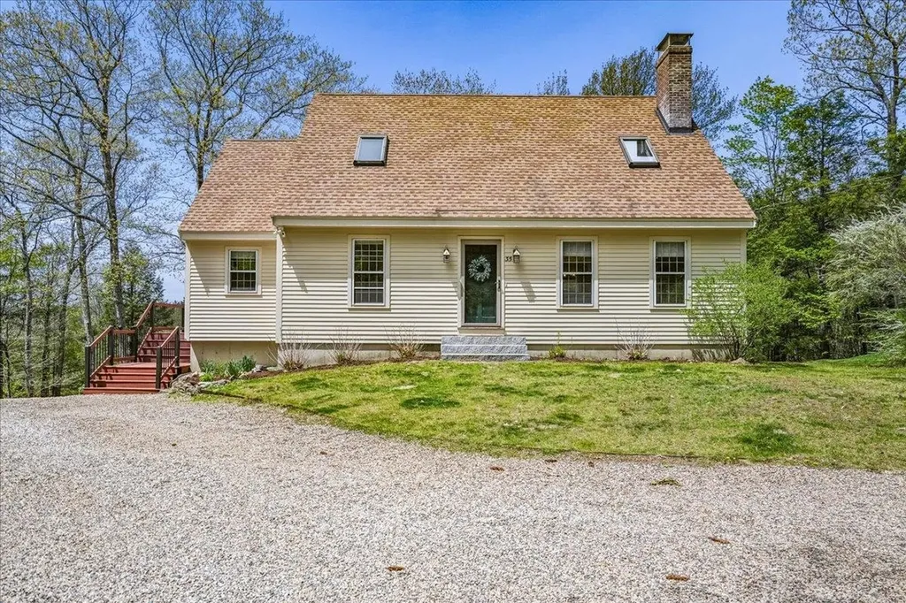 35 Haynes Road Deerfield NH 03037