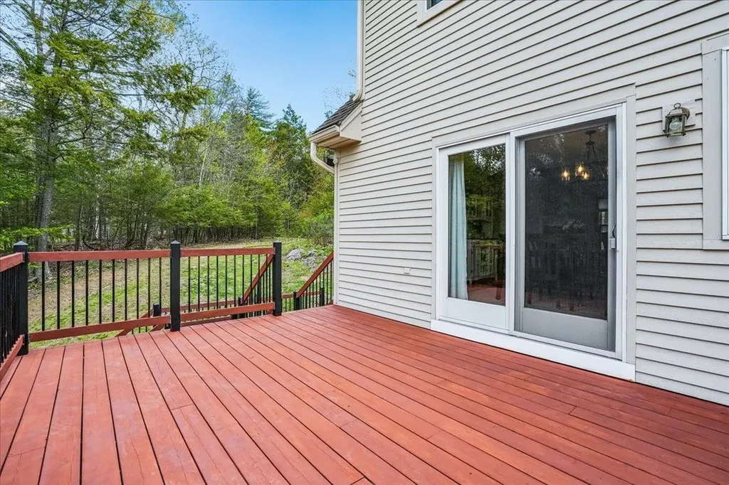 35 Haynes Road Deerfield NH 03037